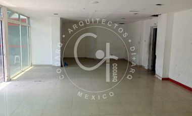 Renta de local con bodega y Oficina 300m2 en Plaza Echegaray