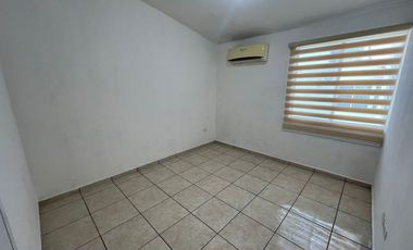 RENTA Casa en CLÚSTER PRIVADO CON ALBERCA Fracc. Xana, Veracruz. CON 3 RECAMARAS
