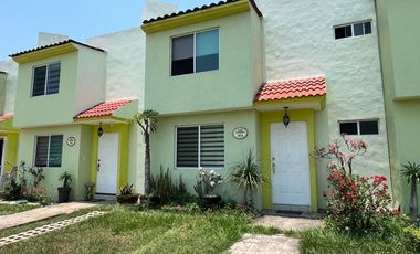 RENTA Casa en CLÚSTER PRIVADO CON ALBERCA Fracc. Xana, Veracruz. CON 3 RECAMARAS