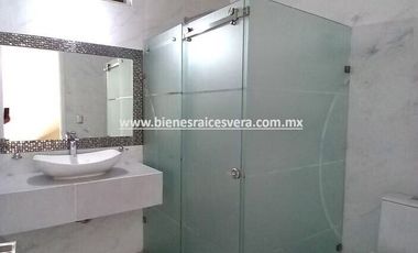 CASA EN RENTA EN SAN JUAN DEL RÍO EN CLAUSTROS DEL RÍO.  Diana