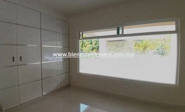 CASA EN RENTA EN SAN JUAN DEL RÍO EN CLAUSTROS DEL RÍO.  Diana