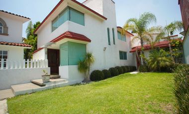 Casa Estilo clásico en venta en Chiluca, Zona Esmeralda