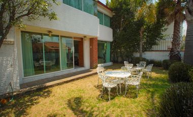 Casa Estilo clásico en venta en Chiluca, Zona Esmeralda
