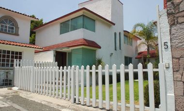 Casa Estilo clásico en venta en Chiluca, Zona Esmeralda