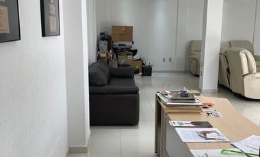 LOCAL COMERCIAL U OFICINA EN RENTA  VENUSTIANO CARRANZA