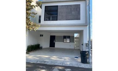 CASA EN RENTA APODACA RECOVA