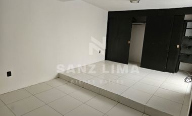 Excelaris: Amplia casa en venta en fraccionamiento céntrico privado
