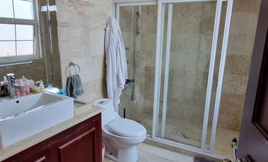 HERMOSA CASA EN RENTA EN TECAMACHALCO