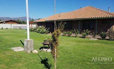 EXQUISITA PARCELA CON 2 CASAS EN RENGO A MINUTOS DEL CENTRO