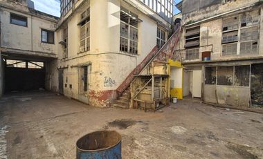 Galpón - Depósito de 930 m2 - Avellaneda - ALQUILER