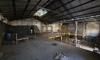 Galpón - Depósito de 930 m2 - Avellaneda - ALQUILER