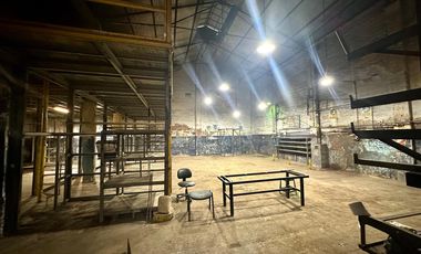 Galpón - Depósito de 930 m2 - Avellaneda - ALQUILER