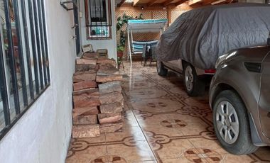 A PASOS DE CALLE ADOLFO NOVOA