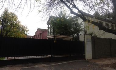 Excelente casa en pequeño y exclusivo  barrio cerrado!