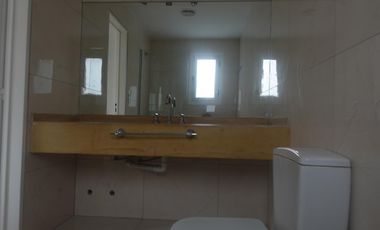 Excelente casa en pequeño y exclusivo  barrio cerrado!