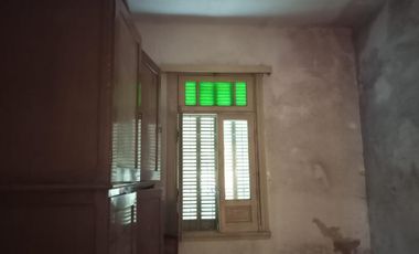 Venta Casa 3 Amb   C/2 locales.  S/L 11x14M² en Ciudadela -  ideal destino comercial