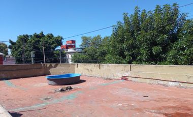 Venta Casa 3 Amb   C/2 locales.  S/L 11x14M² en Ciudadela -  ideal destino comercial