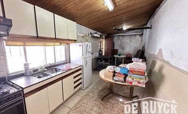 Casa 3 ambientes Quilmes Oeste a pasos de Calchaqui