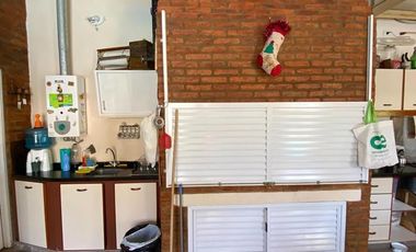 CIUFFOLI: 2 casas conjuntas. Moderna. Jardín y piscina.