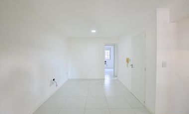 departamento 2 dormitorios frente balcon centro plaza moreno