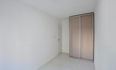 departamento 2 dormitorios frente balcon centro plaza moreno