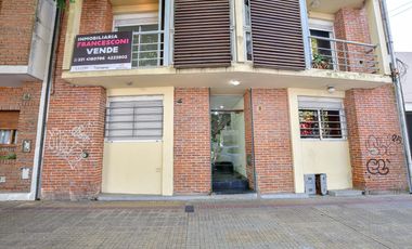 departamento 2 dormitorios frente balcon centro plaza moreno
