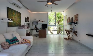 CASA EN VENTA FRENTE LAGUNA LAGOS DEL SOL CANCUN