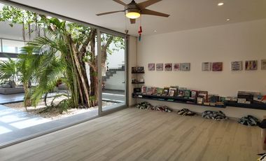 CASA EN VENTA FRENTE LAGUNA LAGOS DEL SOL CANCUN