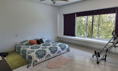 CASA EN VENTA FRENTE LAGUNA LAGOS DEL SOL CANCUN