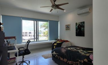 CASA EN VENTA FRENTE LAGUNA LAGOS DEL SOL CANCUN