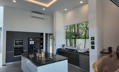 CASA EN VENTA FRENTE LAGUNA LAGOS DEL SOL CANCUN