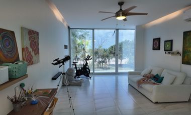 CASA EN VENTA FRENTE LAGUNA LAGOS DEL SOL CANCUN