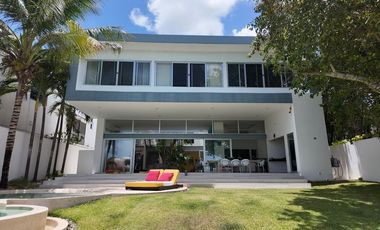 CASA EN VENTA FRENTE LAGUNA LAGOS DEL SOL CANCUN