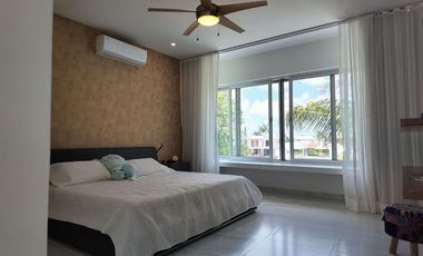 CASA EN VENTA FRENTE LAGUNA LAGOS DEL SOL CANCUN