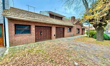 Casa de 5 ambientes en parque luro