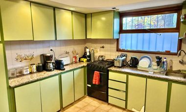 Casa de 5 ambientes en parque luro
