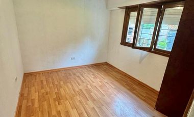 Casa de 5 ambientes en parque luro
