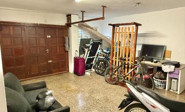 Casa de 5 ambientes en parque luro