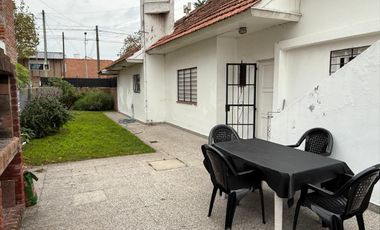 Casa de 5 ambientes en parque luro