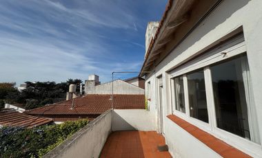 VENTA CHALET 4 AMBIENTES BARRIO CHAUVIN !