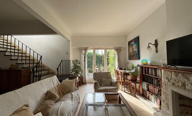 VENTA CHALET 4 AMBIENTES BARRIO CHAUVIN !