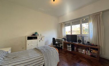 VENTA CHALET 4 AMBIENTES BARRIO CHAUVIN !