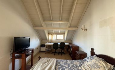 VENTA CHALET 4 AMBIENTES BARRIO CHAUVIN !