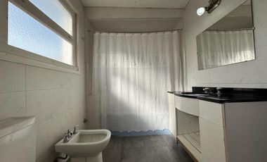 VENTA CHALET 4 AMBIENTES BARRIO CHAUVIN !