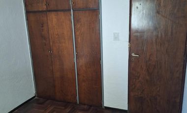 Departamento con 2 dormitorios y cochera