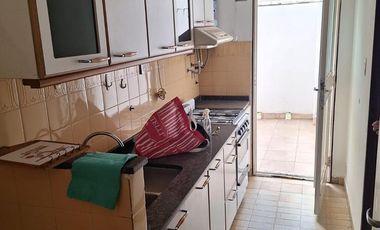 Departamento con 2 dormitorios y cochera