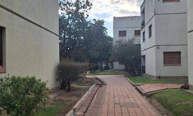 Departamento con 2 dormitorios y cochera