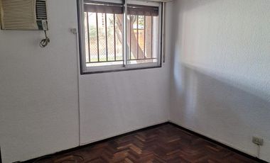Departamento con 2 dormitorios y cochera