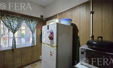 Venta casa 3 ambientes con patio en Monte Chingolo