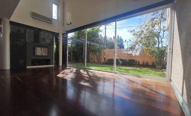 Moderna y funcional Casa en Alquiler en Barrio Privado Barrancas de San Isidro Impecable!